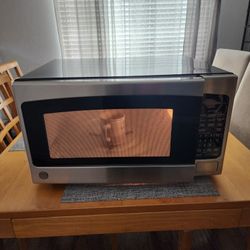 BIG STAINLESS STEEL MICROWAVE 