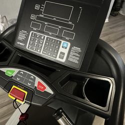 Commercial Gym Treadmill Spirit CT850