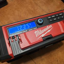 Milwaukee M18 Packout Radio + Charger (Tool Only)