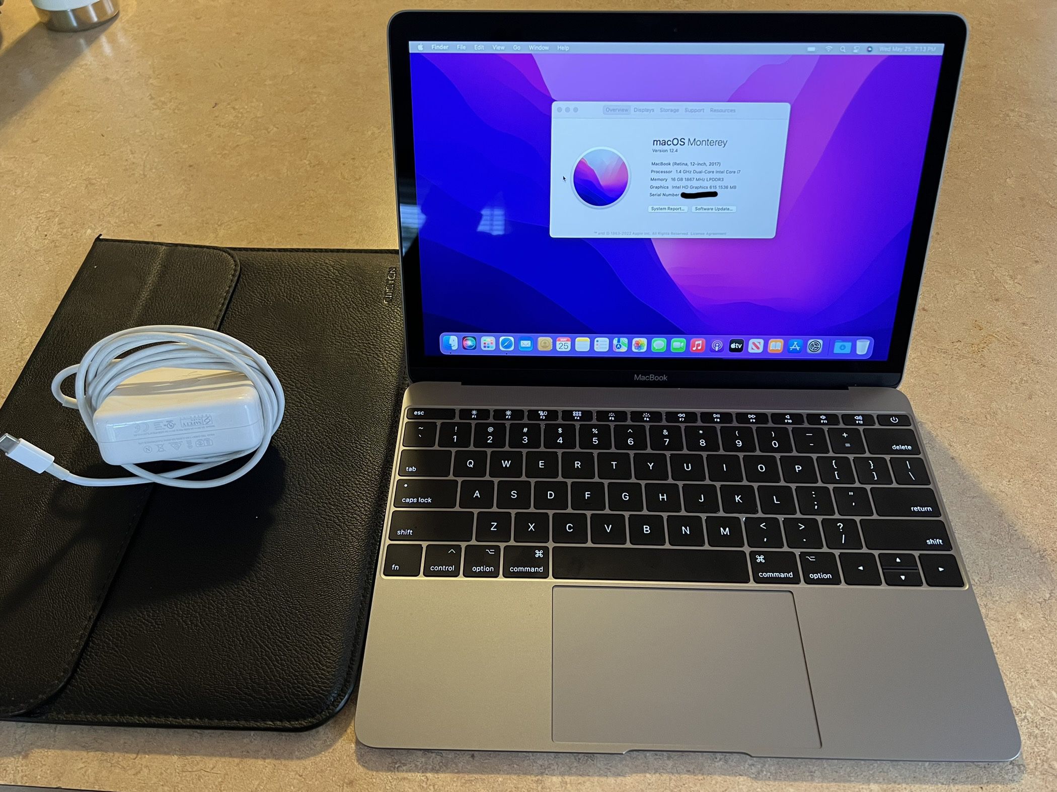 2017 MacBook, Retina, 12-inch, 1.4 GHz Intel Core i7 16GB w/Case and charger