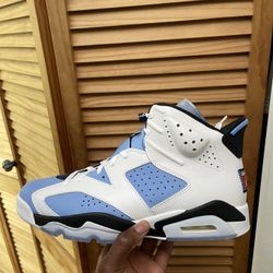 Jordan 6 UNC 