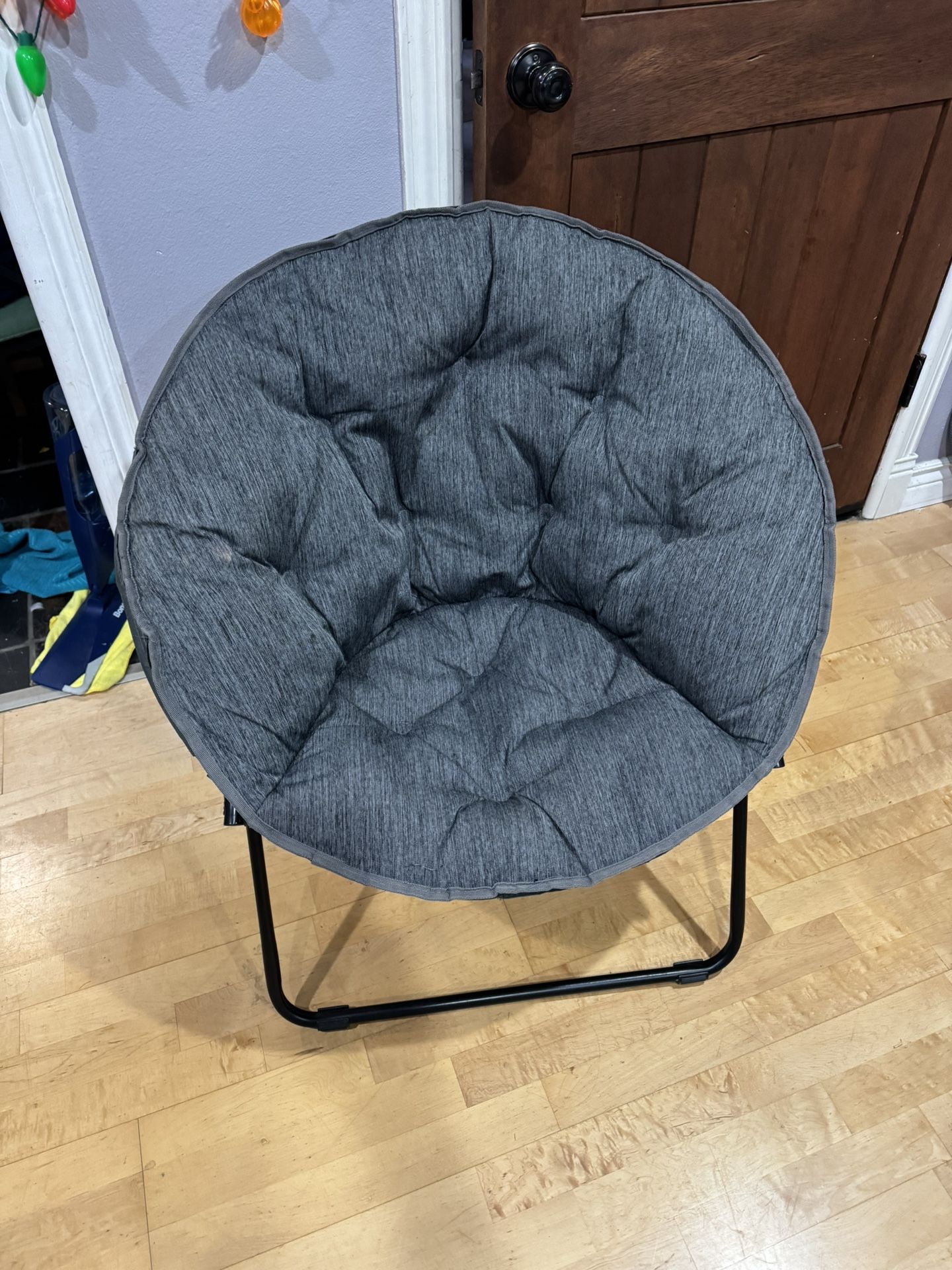 Folding Saucer Chair