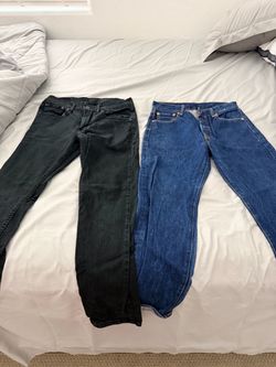 Men Levis 501 $30 for both 30W 31L