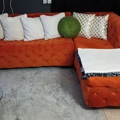 Barely Used TUFTED / BUTTON TUFTED L-SECTIONAL. 2 Piece - Beautiful Color - Perfect Shape.