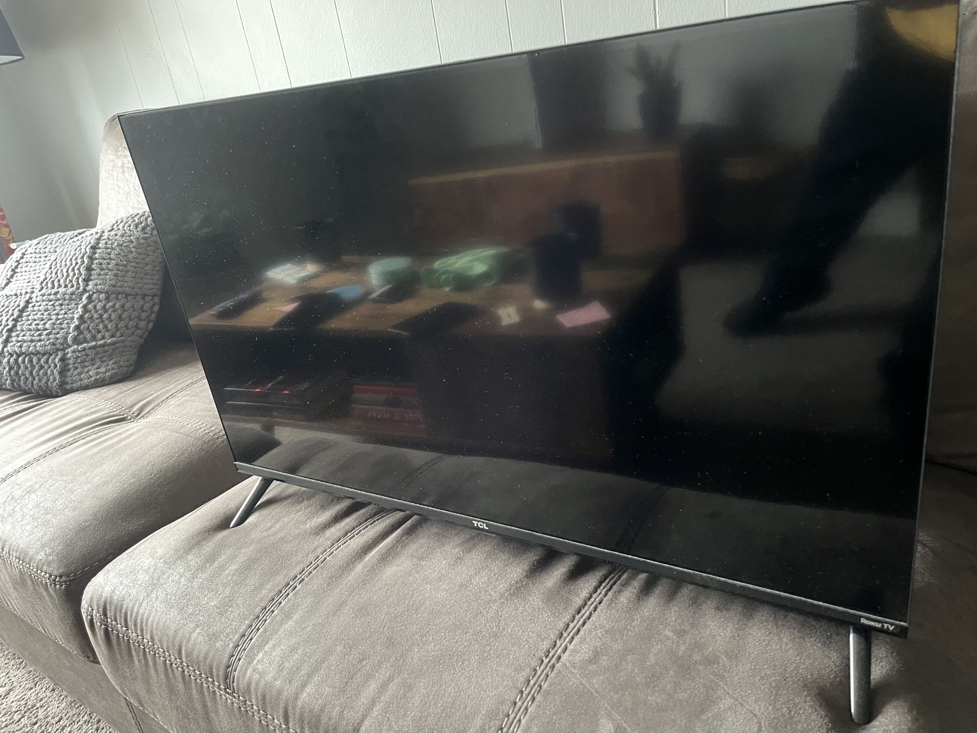 32” Roku Smart Tv