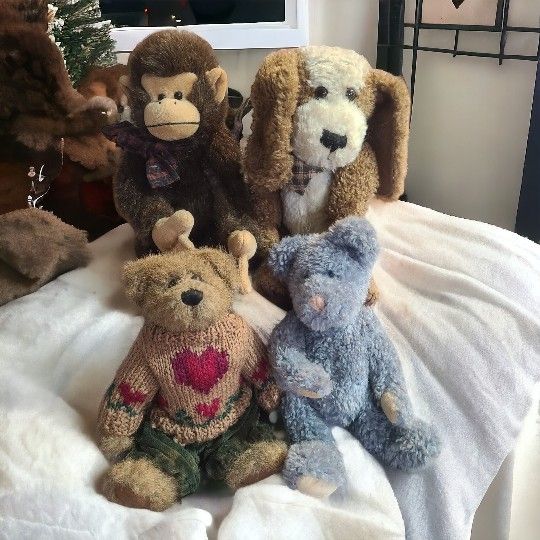 Vintage boyds plush lot.