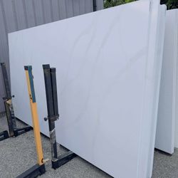 QUARTZ STONE SLABS SUPER JUMBO IN CALACATTA GOLD 📏Each slabs cover  75.7 sq.ft, Thickness 3 cm 🔥Price $915 per Slab🔥 