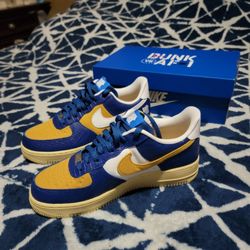 Nike Air Force 1 Low SP X Undefeated "Dunk vs AF1" Sneakers In The Court Blue/White-Gold Tone Colorway 