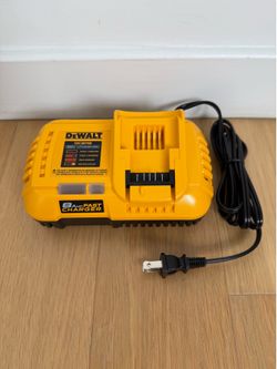 Dewalt 8Amp fast charger - Brand new