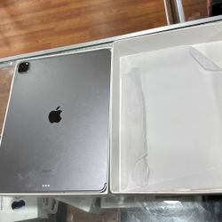 iPad Pro 6th Generation 12.9 128GB Wifi Only With Box 