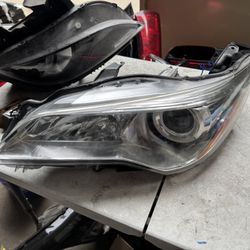 Toyota Camry Left Headlight Oem