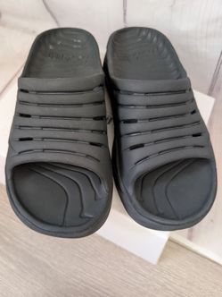 Hoka slides 9W 7M unisex