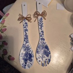 Decoupaged wooden spoon set to hang on wall