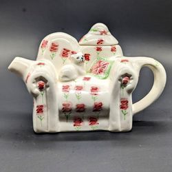 Vintage Ceramic Tea-Nee Cat Teapot on Sofa Mini Teapot Cardinal Inc. 1995.