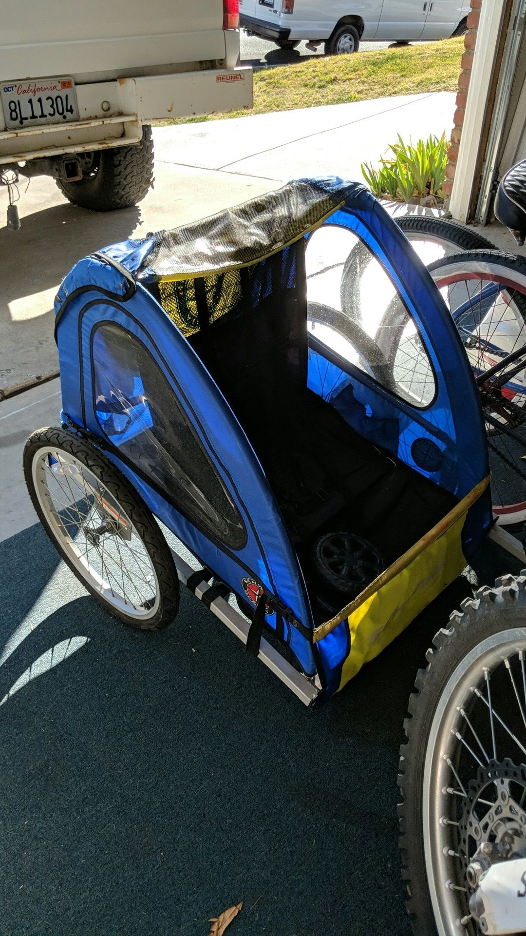 Schwinn bicycle trailer 2 seater! for Sale in Santa Clarita, CA OfferUp