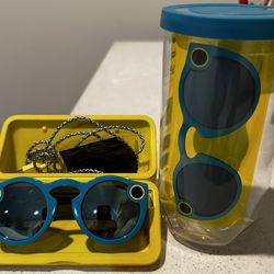 Snapchat Spectacles, Charging Case, Charging Cable
