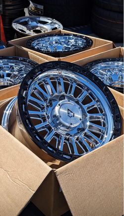 Arena Wheels Available 📲 Custom finish triple chrome with black lip 🔥