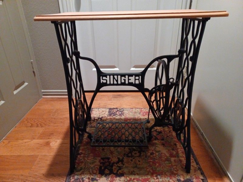 Singer sewing machine table