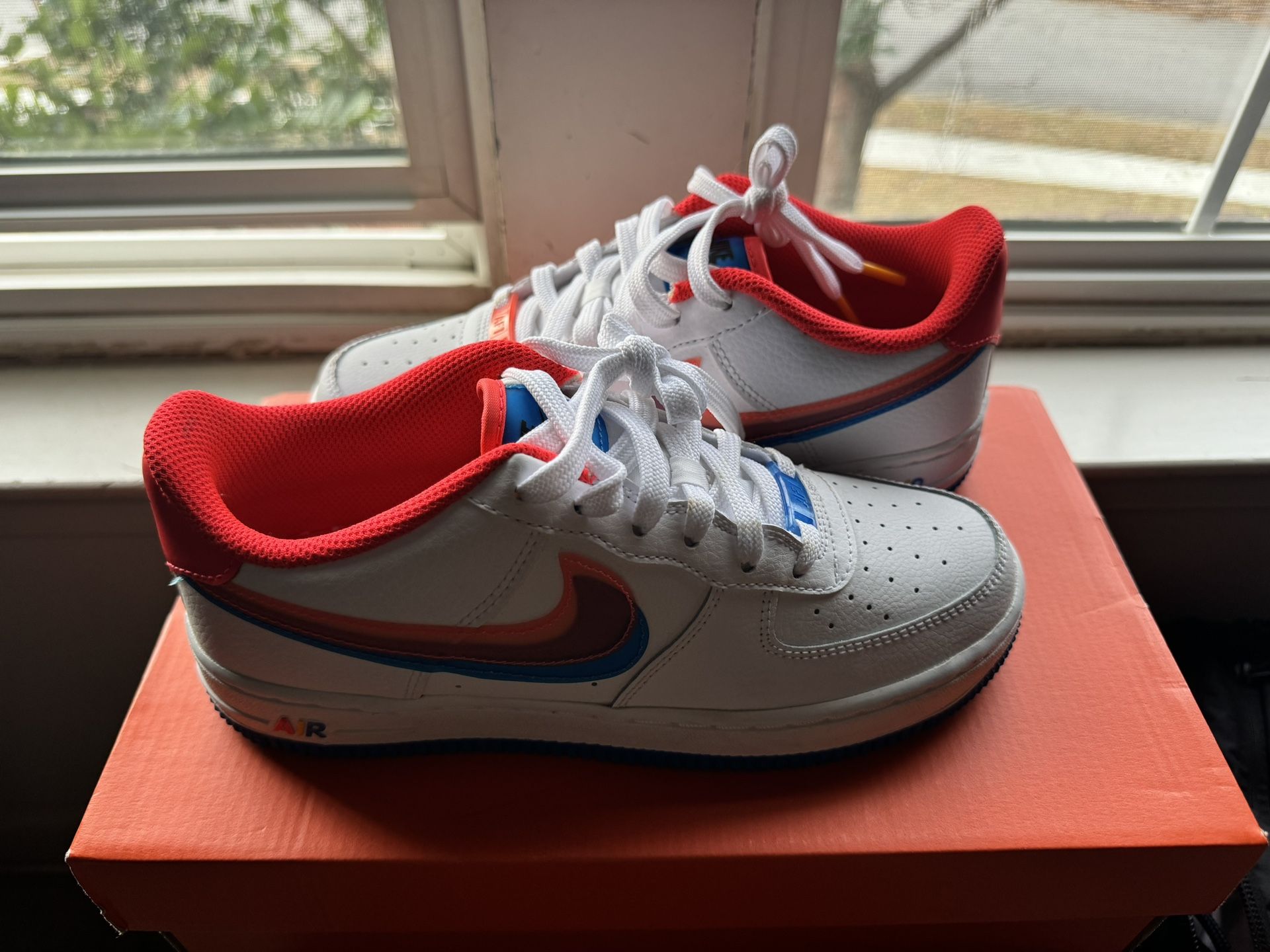 Nike Air Force 1- Offset Swoosh ( 5YOUTH )