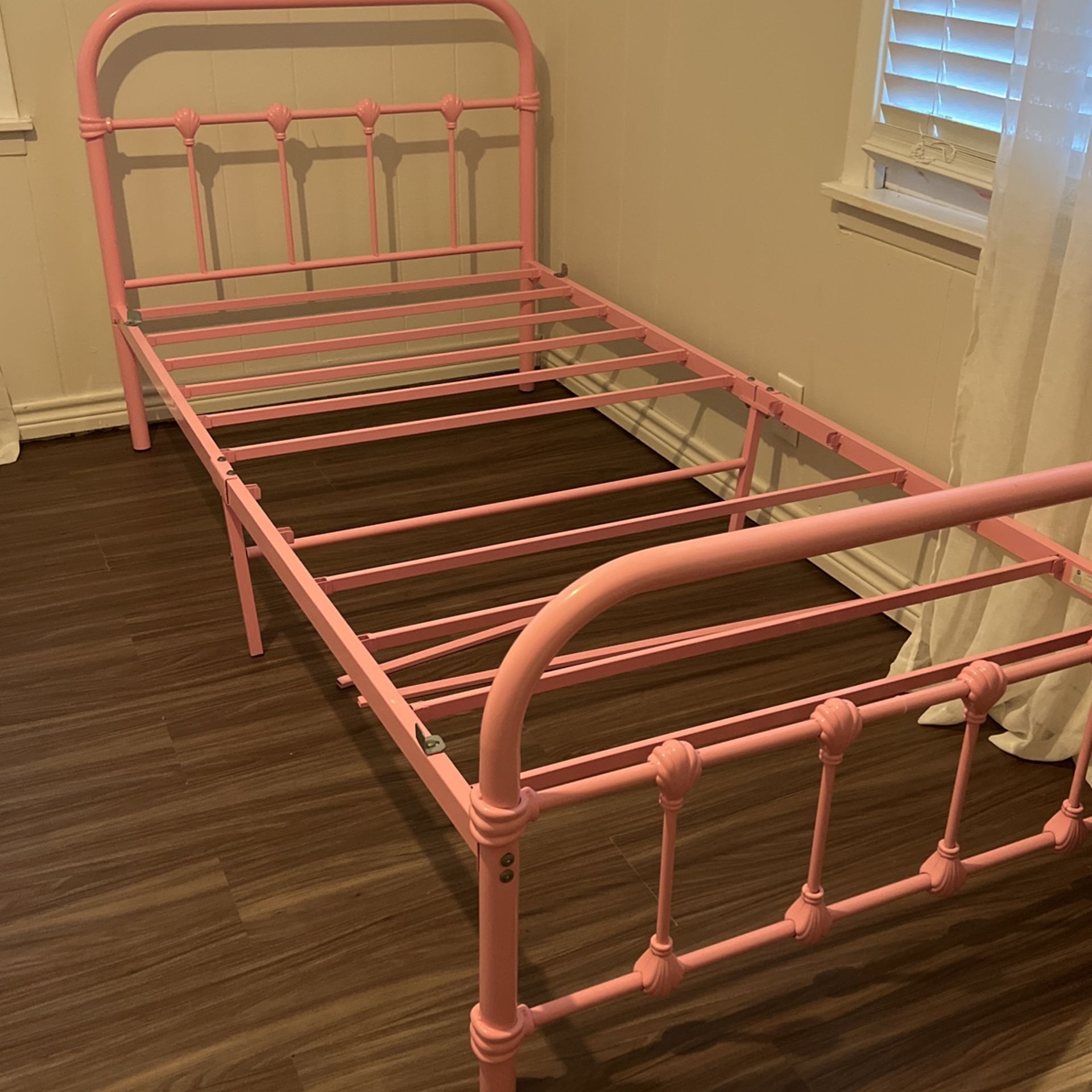 Twin Pink Bed Frame  W Mattress 