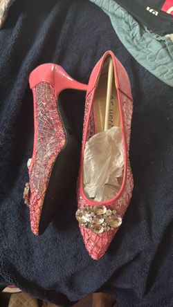 Dress pumps