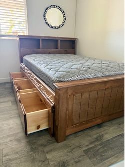Full bed and mattress with drawers