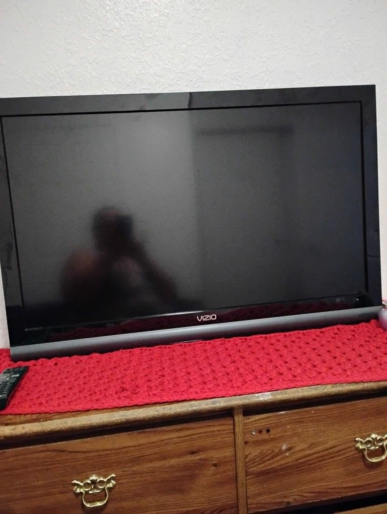 VIZIO LCD TV