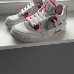 Jordan 4 Metallic Red Size 8.5