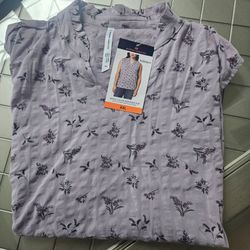 Woman's sleeveless shirt