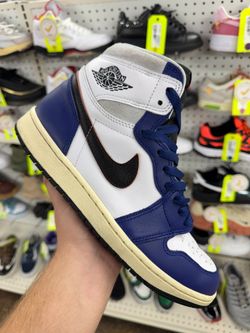 NIKE AIR JORDAN 1 RETRO HIGH OG 'RARE AIR' SNEAKERS SIZE 9.5 USED ENTRUPY VERIFIED