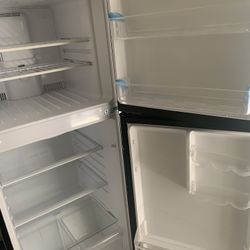 Magic Chef Refrigerator 