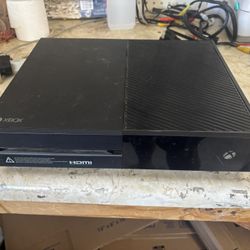 Xbox One 500GB 1540 Powers On The Off Selling As Is