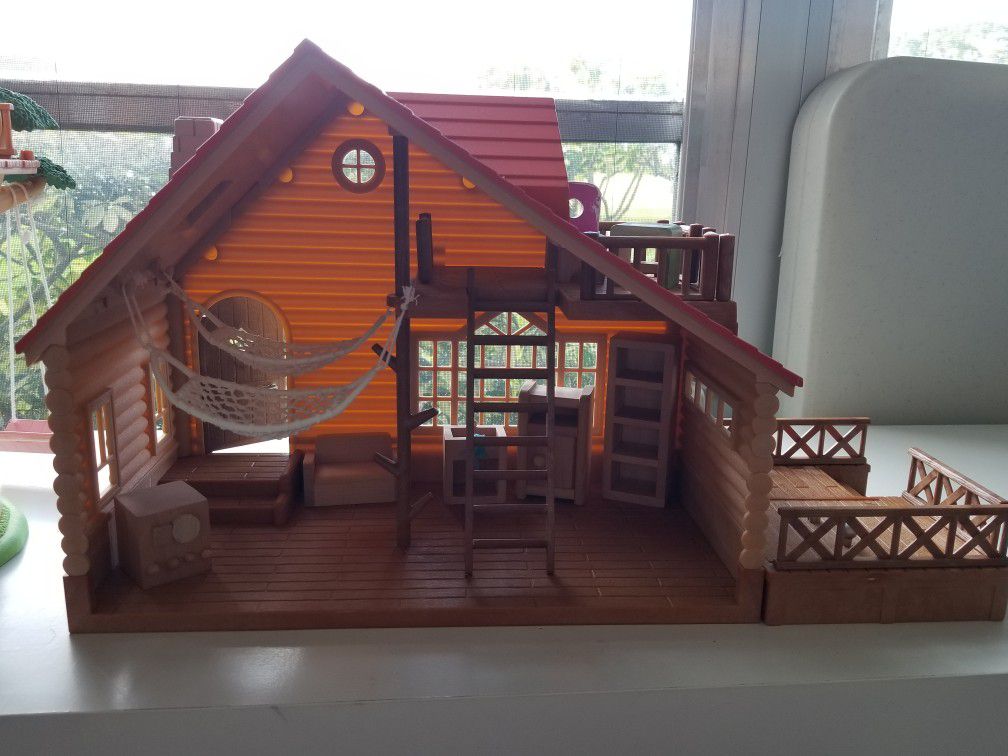 Woodzeez house great size for lol dolls