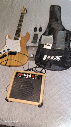 LYX LEFTY ELECTRIC GUITAR COMPLETE