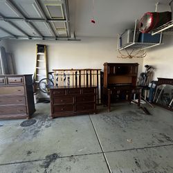 Queen  bedroom set