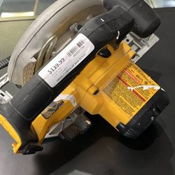 DEWALT circular saw DCS391 (1194)