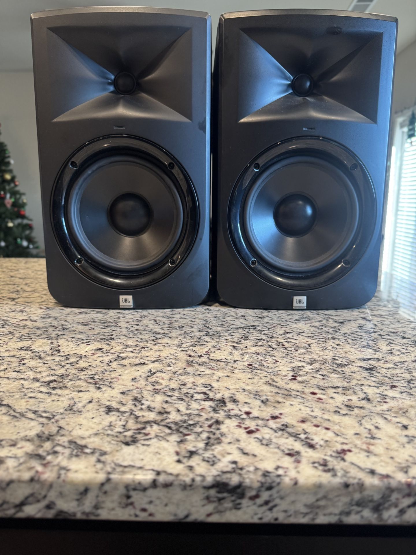 JBL LSR308 8” Powered Studio Monitors (Pair) – Pro Mixing & Production Speakers