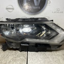2017-2019 NISSAN ROGUE RIGHT PASSENGER SIDE HEADLIGHT HEADLAMP HALOGEN OEM