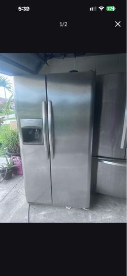 Stainless steel refrigerator works great
