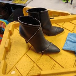 New Boots New Size 8.5 For 10.00