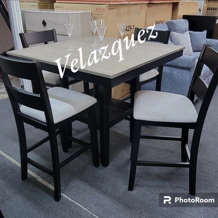✅️✅️ 5 pc Counter Height Dinette Set. 