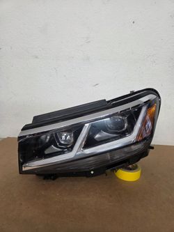 2020-2023 VOLKSWAGEN ATLAS cross Headlight Left LH OEM