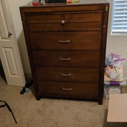 Free 5 Drawer Dresser 