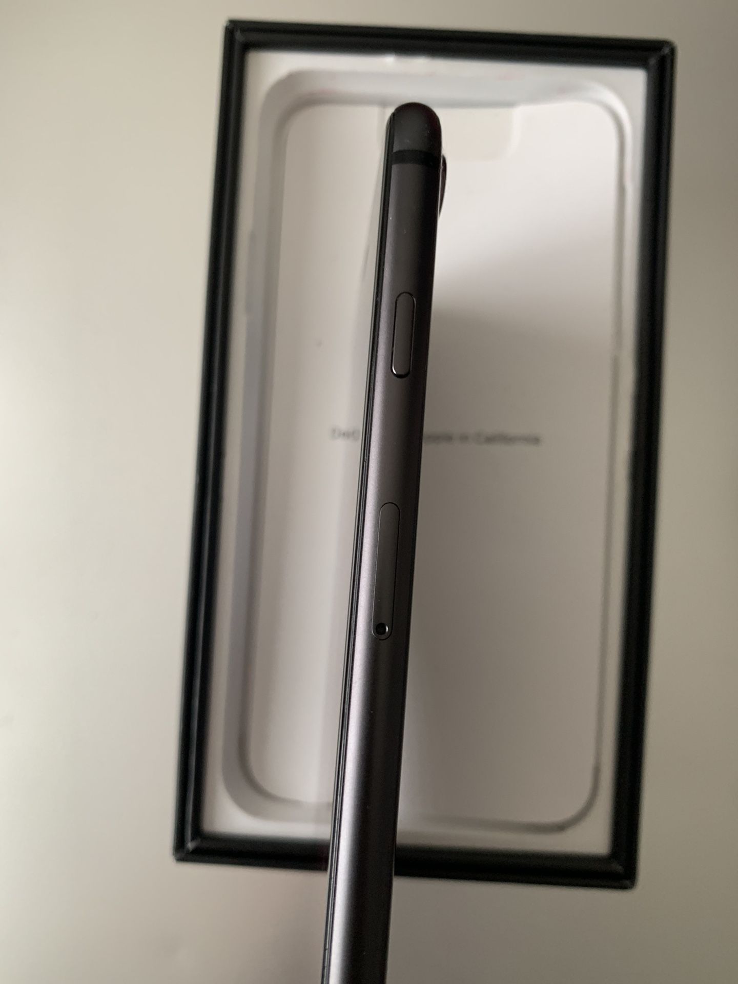 Iphone 8+ Plus 64GB ANY CARRIER JET GREY