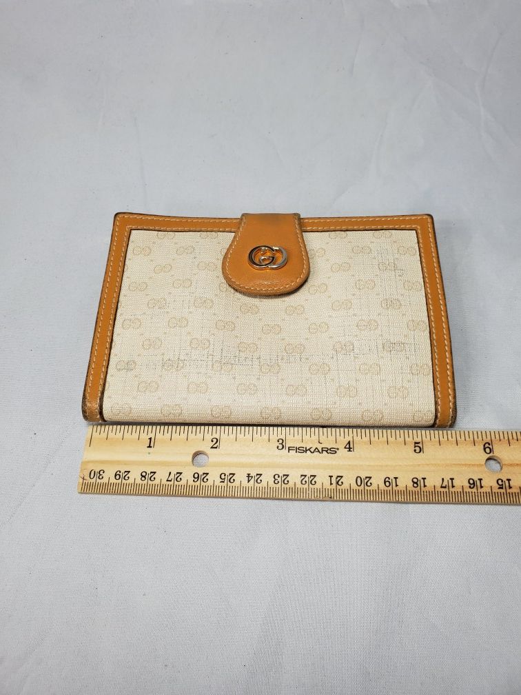 Authentic Gucci wallet