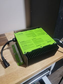 QuiQ Golf Cart Battery Charger