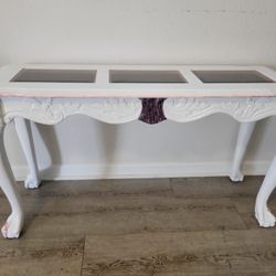 Beautiful Vintage White Console Table – Entryway Table