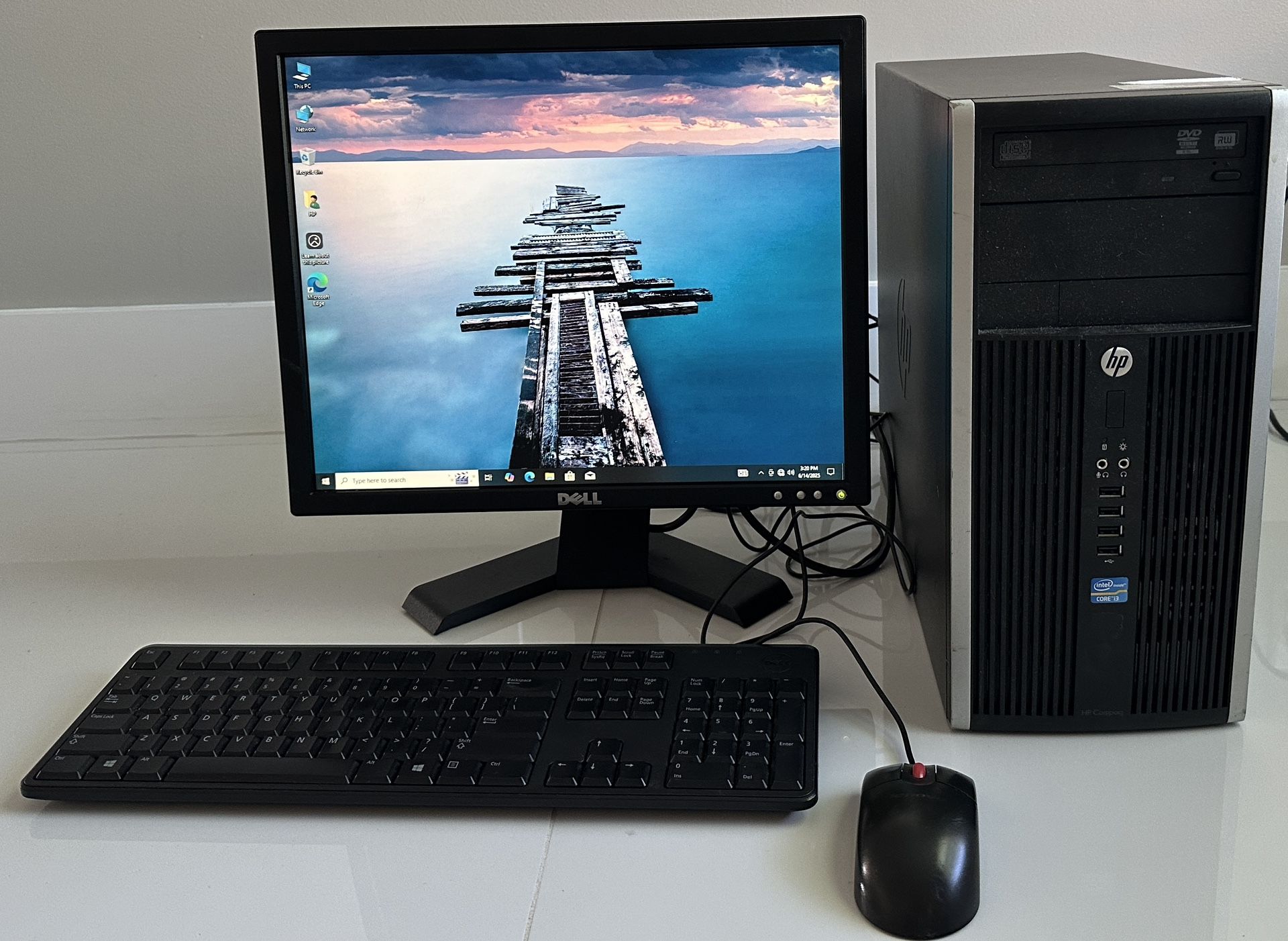 HP. COMPUTER SET COMPLETE. i3, 1tb, 8 Gig Ram, Windows 10