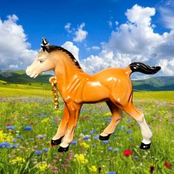 Vintage 1990s Buckskin Plastic Foal Figurine With Gold Chain Accent, 3”