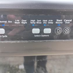 Whirlpool dishwasher in good working conditions 